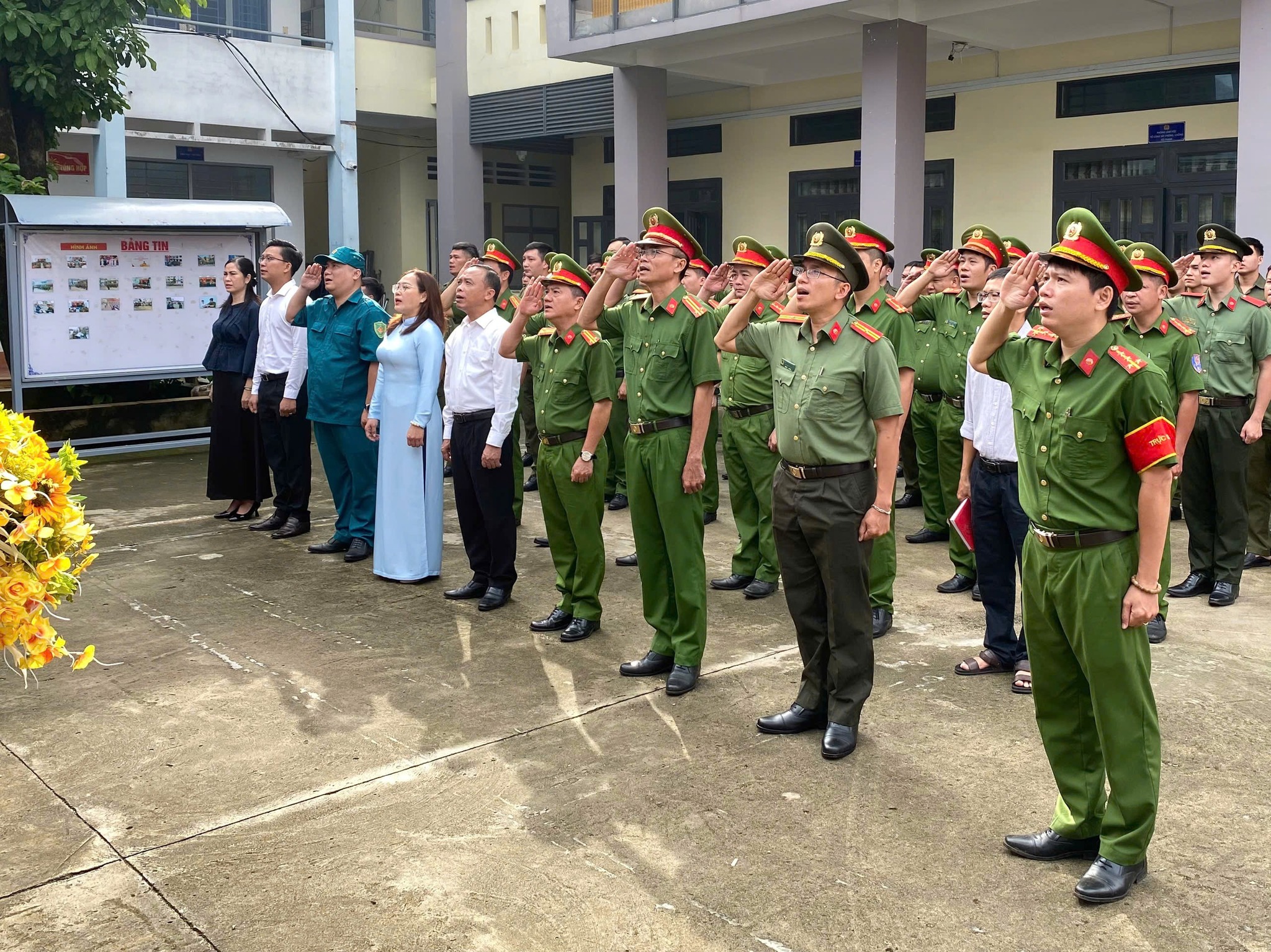 Ngày hội toàn dân giao nộp vũ khí, công cụ hỗ trợ