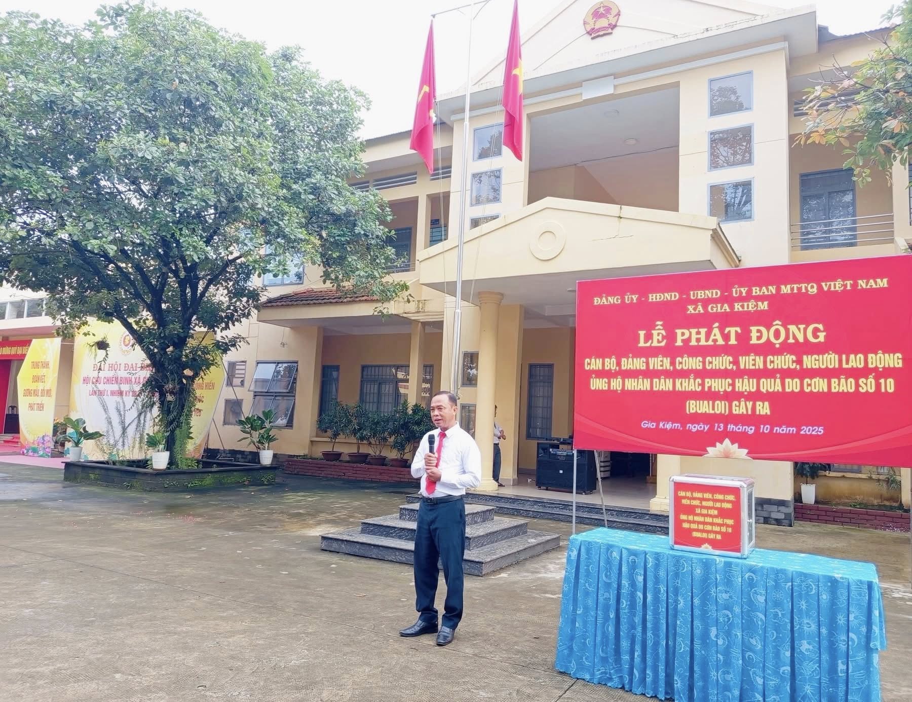 Ủng hộ đồng bào - Ảnh 2