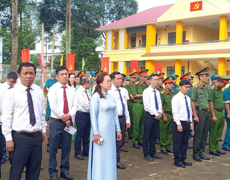 Ủng hộ đồng bào - Ảnh 4